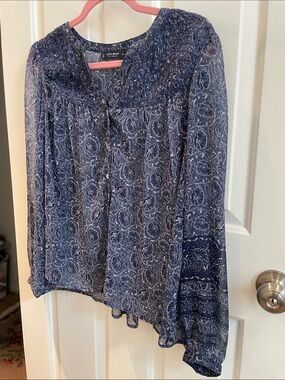 Lucky Brand Soft Sheer Paisley Button-Down Blouse in Navy & White Size M